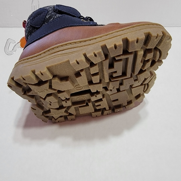 Carter's little boys boots - Picture 5 of 5